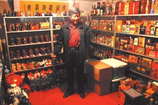 “瓶癡”李傳統 12年藏瓶六千(圖)