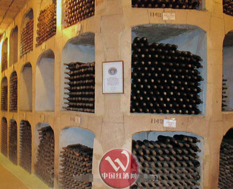 酒窖最大的藏酒瓶數(shù)為150萬(wàn)瓶