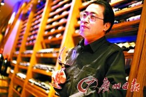 陳耀明：葡萄酒愛好者，專欄作者。