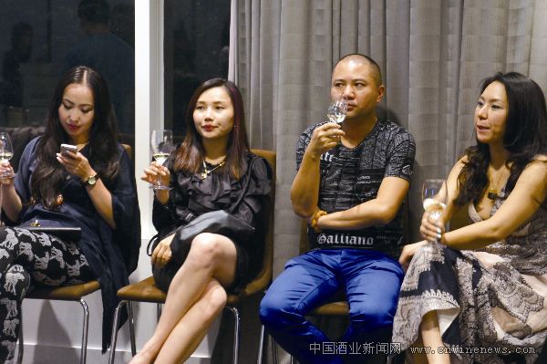 點擊放大